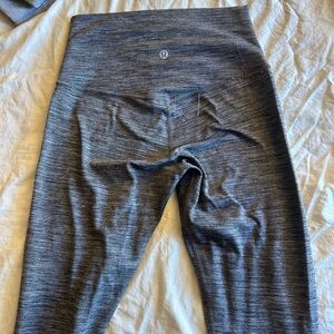 Lululemon size 4 gray patterned leggings